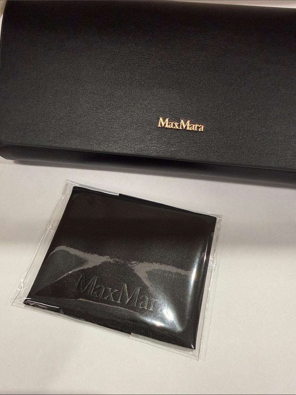 Max Mara Glasses Case with cloth